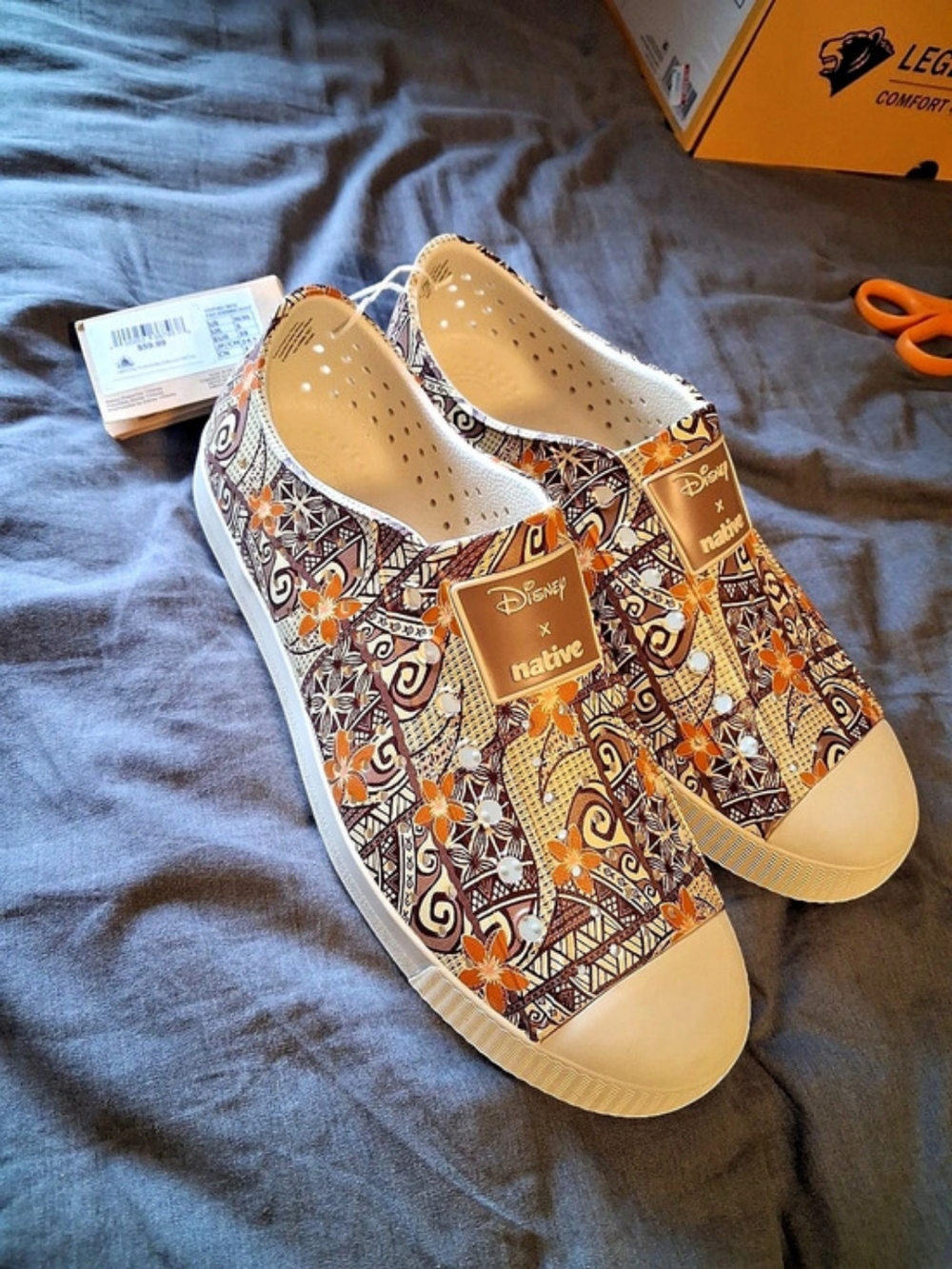 Native Disney x Native Jefferson Printed Sneakers US 6 NWT